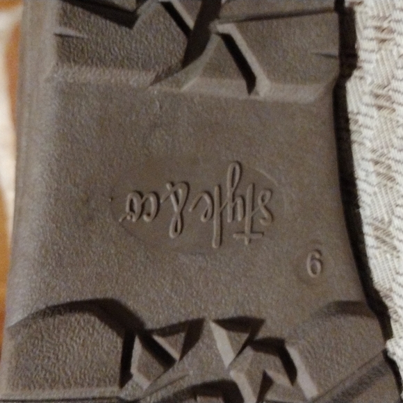 NWT Style & Co. "Nickyy" Chestnut Quilted Suede Fur Boots - Picture 6 of 9